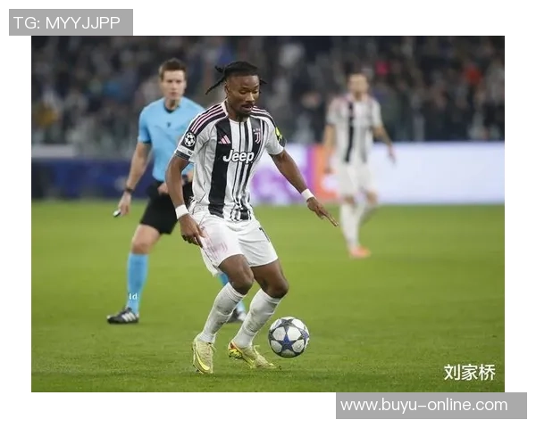 戴维近距离射门遭封堵麦肯尼头球抢点再遭扑救无缘进球