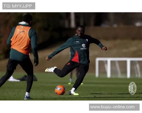 加拉塔萨雷欲出3000万欧求购福法纳他坚定表示希望继续留在米兰