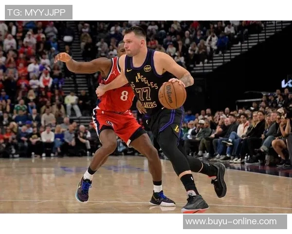 夸梅谈东契奇防守问题称与乔丹科比同场让我有些被惯坏了